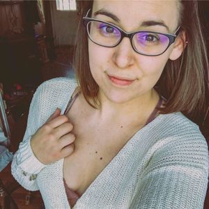 Meet your Posher, Alicia